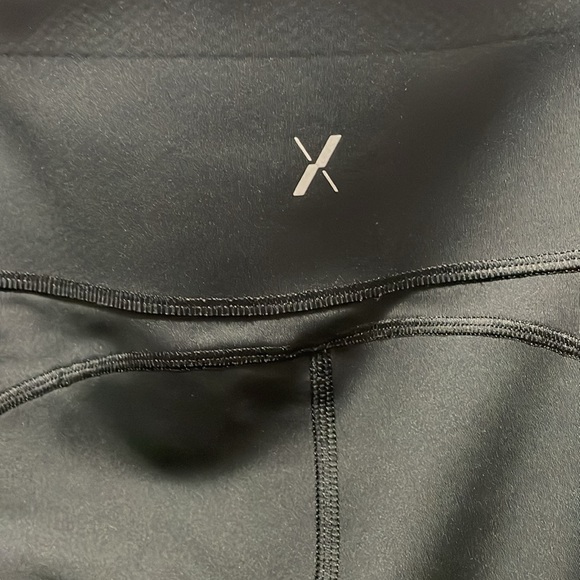 Knix Leakproof active wear legging - Picture 6 of 8